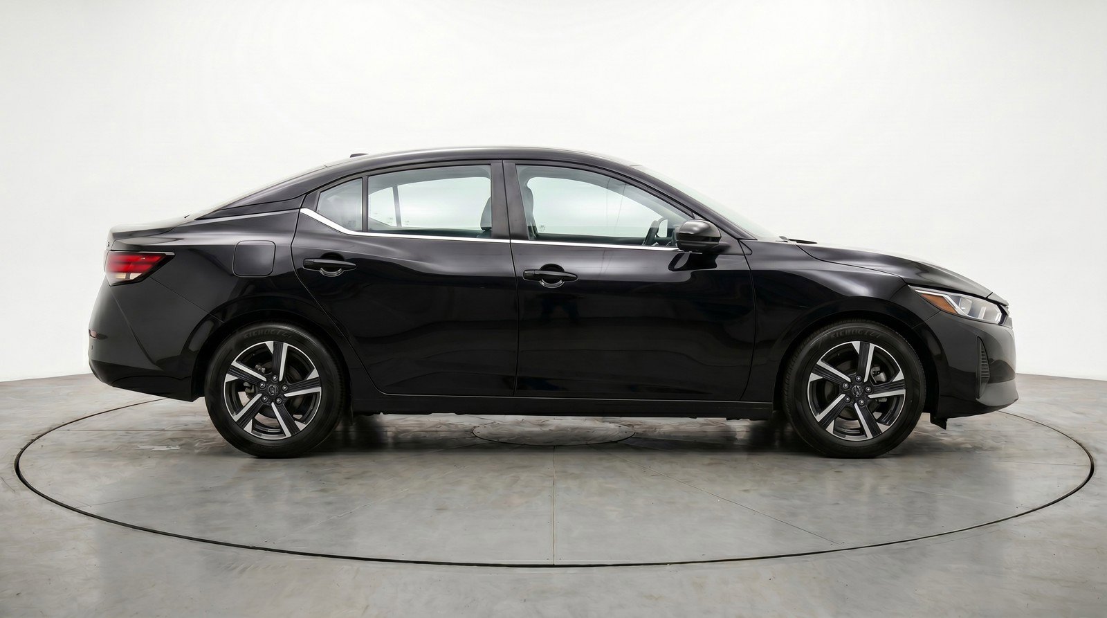 Used 2025 Nissan Sentra SV FWD image 11