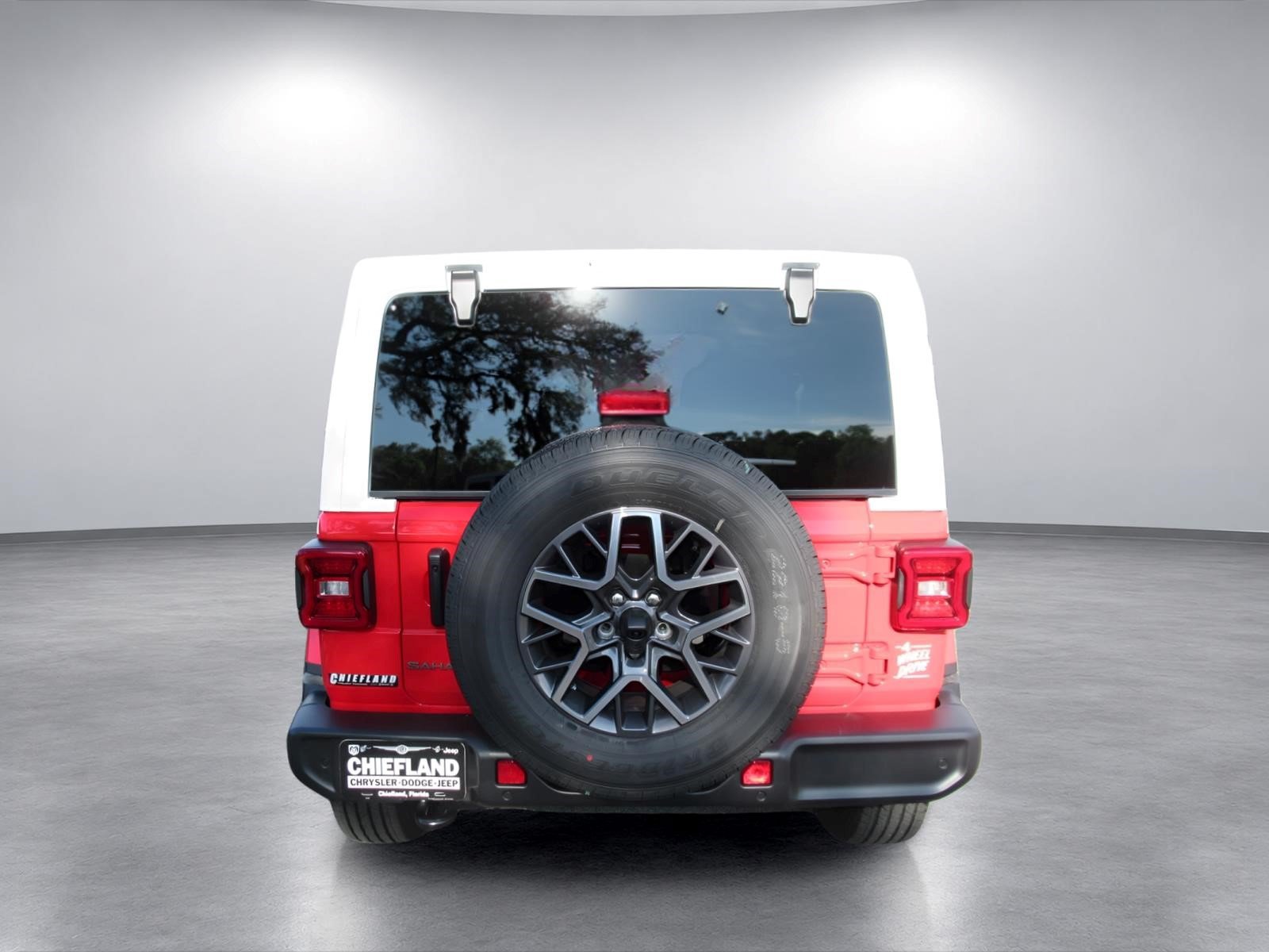 New 2026 Jeep Wrangler Unlimited Sahara w/ Whitecap Package AWD/4WD image 6