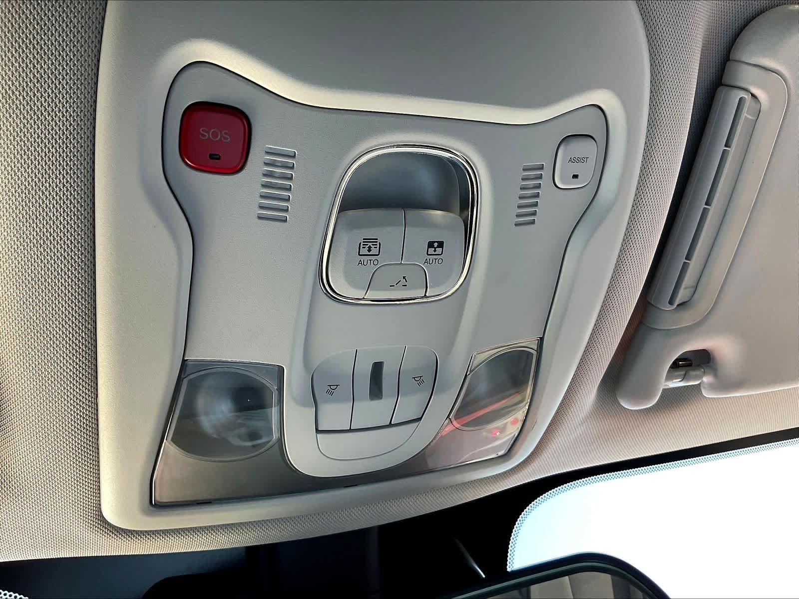 Used 2021 Jeep Renegade Latitude w/ Sun & Sound Group AWD/4WD image 36