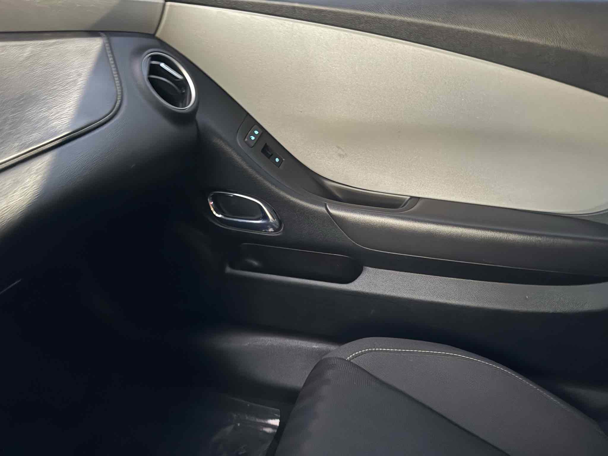 Used 2013 Chevrolet Camaro LS image 63