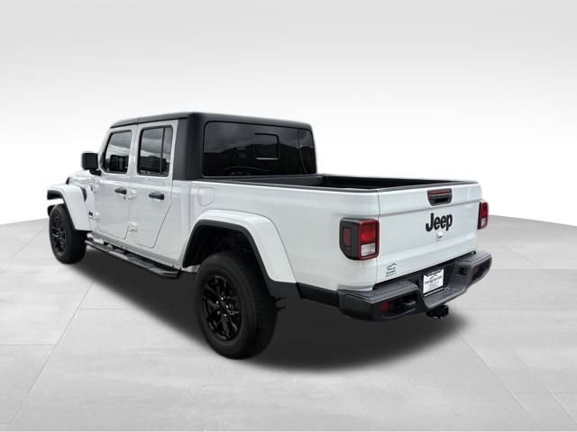 Used 2022 Jeep Gladiator Sport image 7