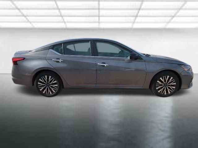 Used 2024 Nissan Altima 2.5 SV image 27