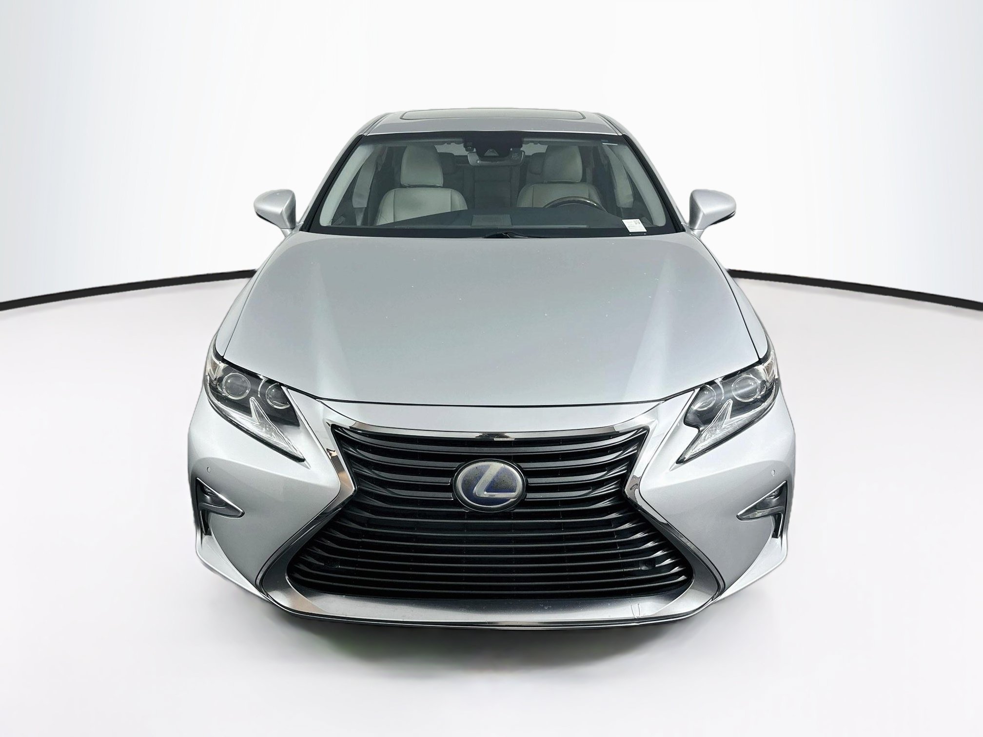 Used 2018 Lexus ES 300h w/ Navigation Package FWD image 2