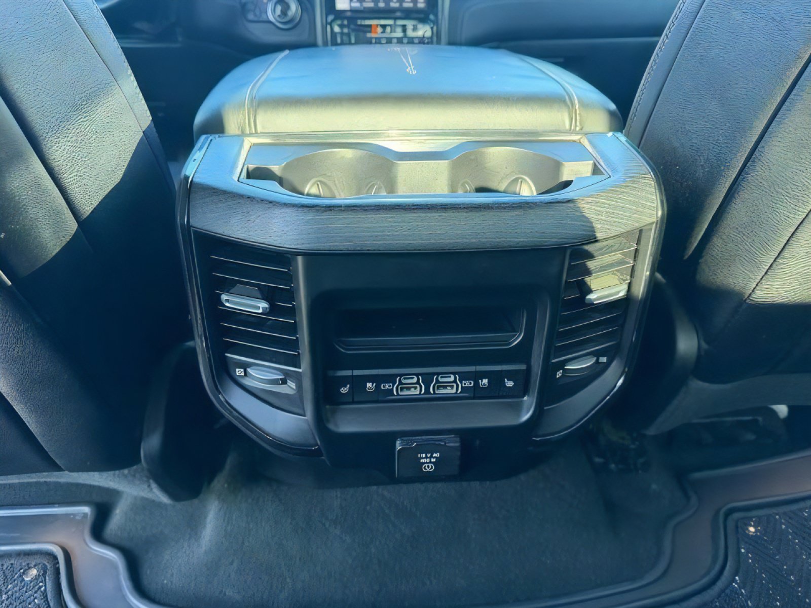 Used 2022 RAM 1500 Limited AWD/4WD image 17
