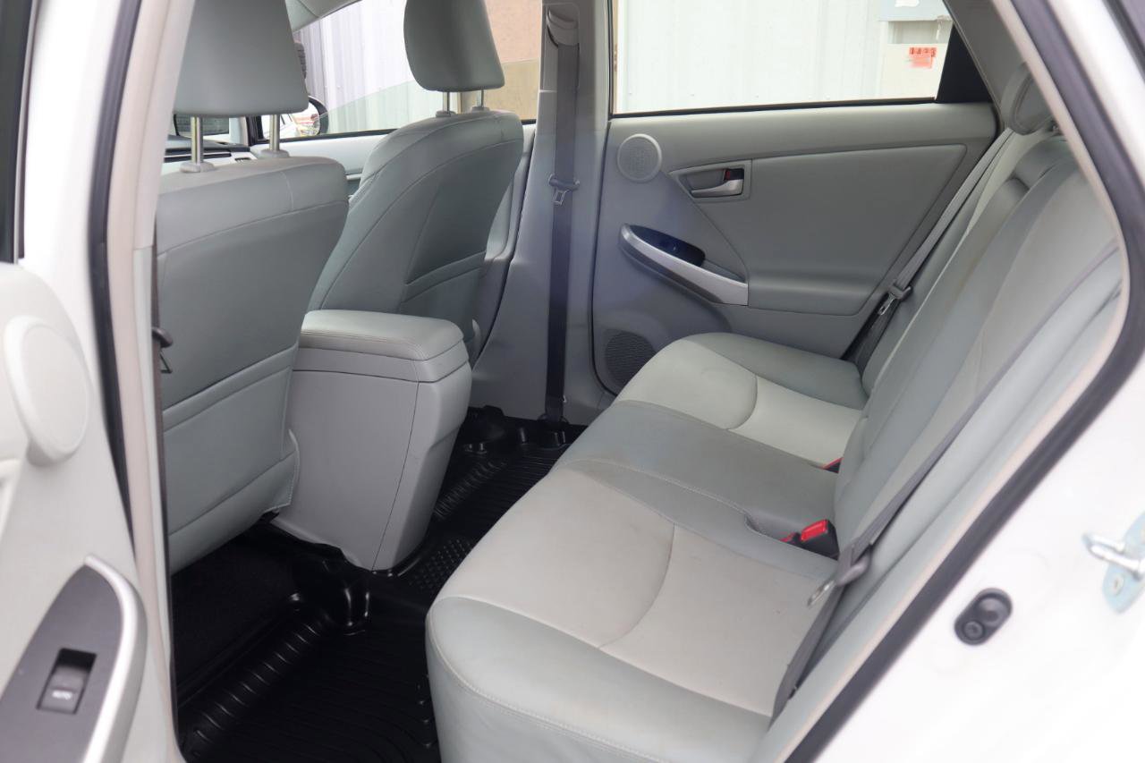 Used 2015 Toyota Prius Four w/ Deluxe Solar Roof Package image 57
