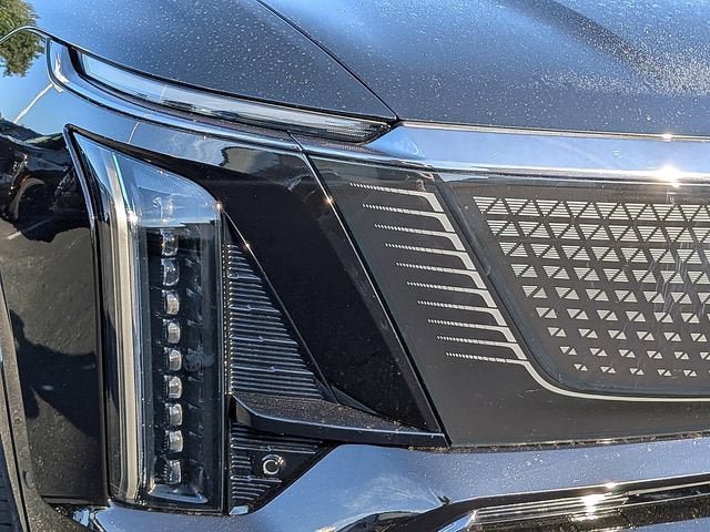 New 2026 Cadillac Vistiq Sport w/ LPO, Floor Liner Package AWD/4WD image 9