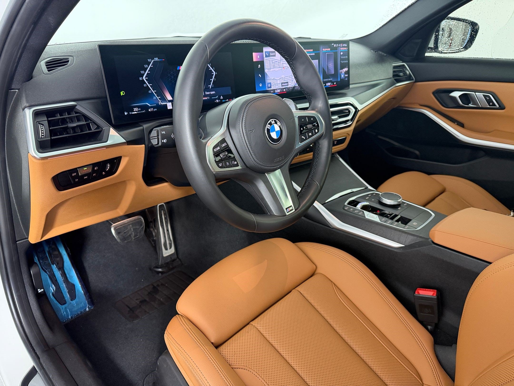 Used 2023 BMW 330i Sedan w/ M Sport Package RWD image 4