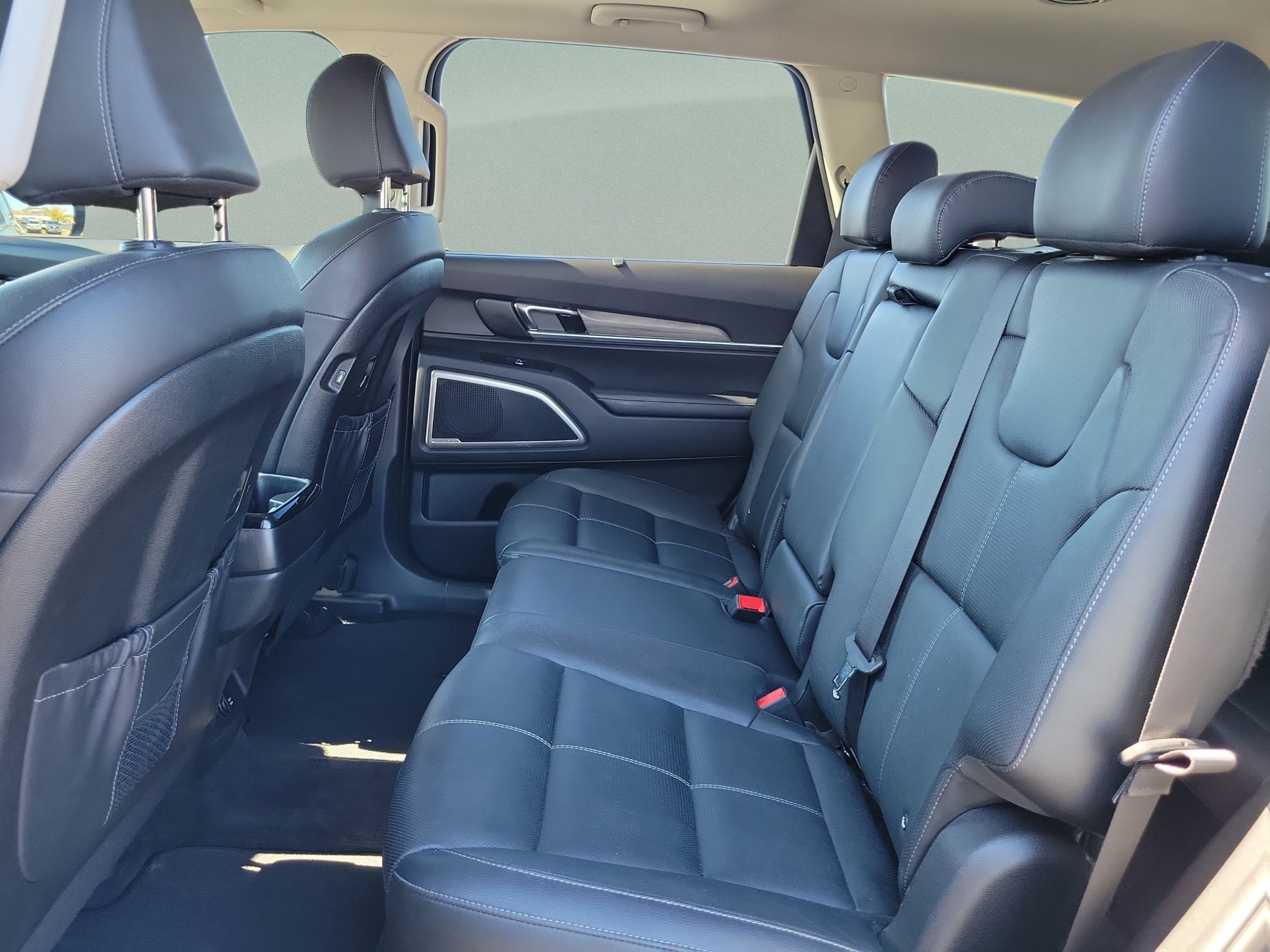 Used 2022 Kia Telluride EX FWD image 9