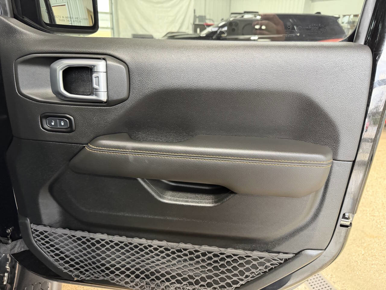 Used 2021 Jeep Wrangler Unlimited Sahara AWD/4WD image 35