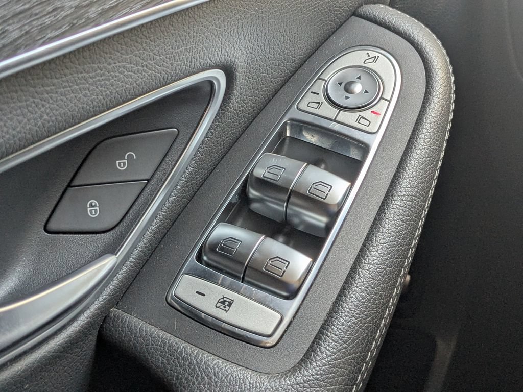 Used 2021 Mercedes-Benz C 300 Sedan image 13