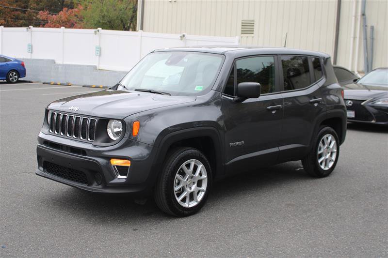 Used 2023 Jeep Renegade Latitude image 4