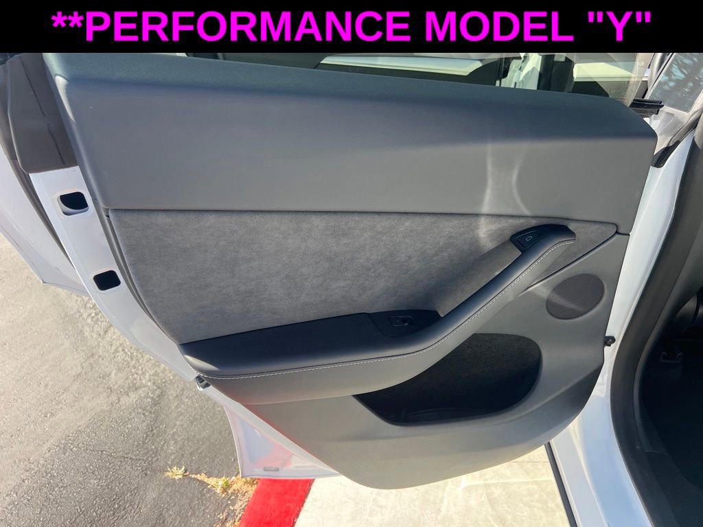 Used 2023 Tesla Model Y Performance image 46