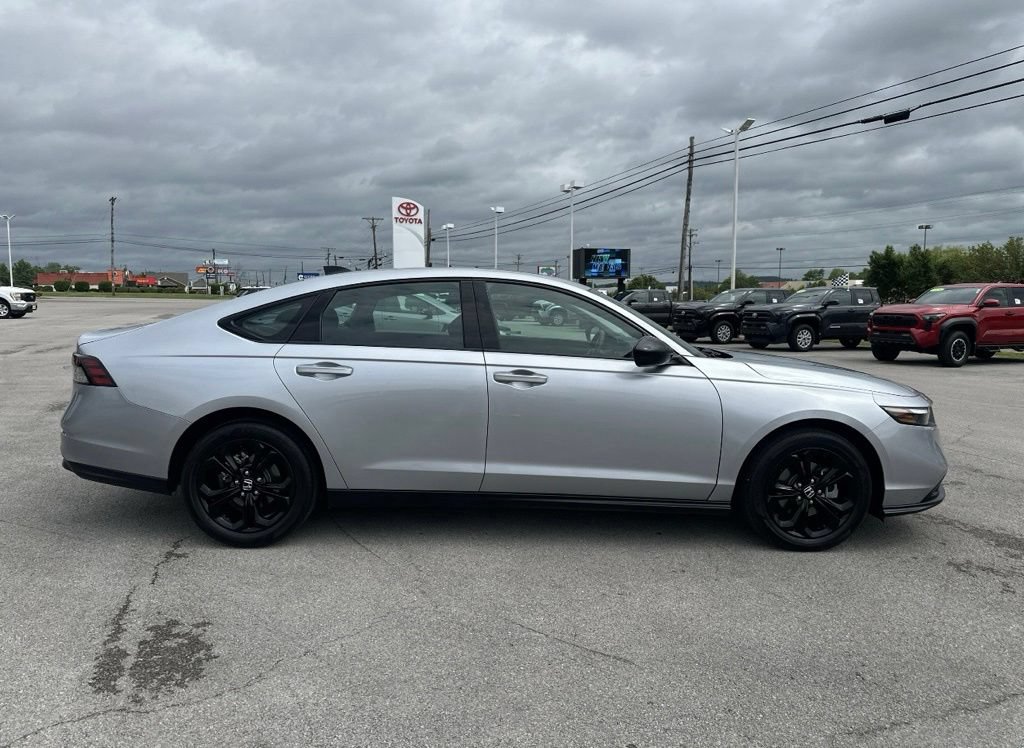 Used 2025 Honda Accord SE image 2