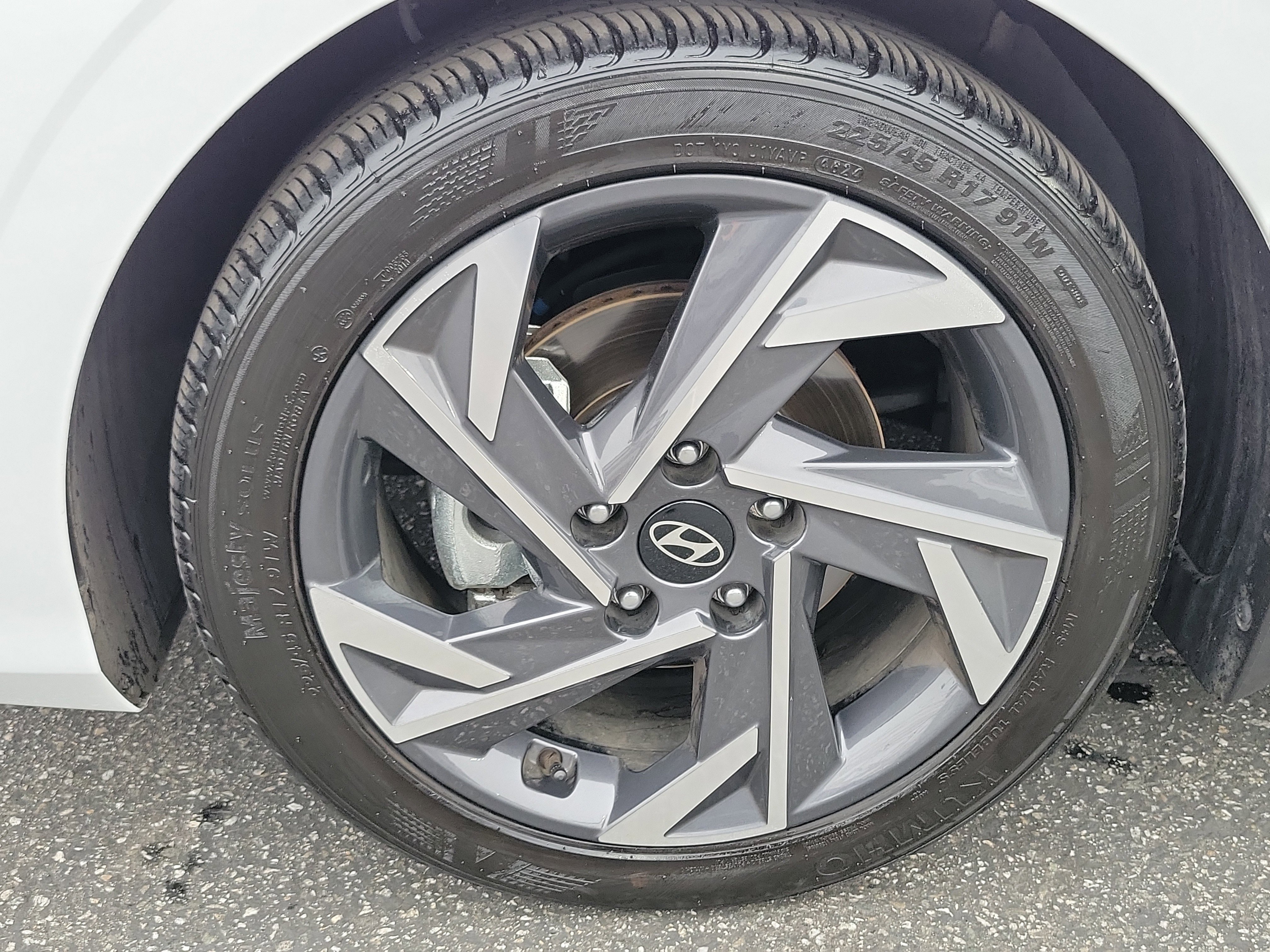 Certified 2025 Hyundai Elantra Sport image 25