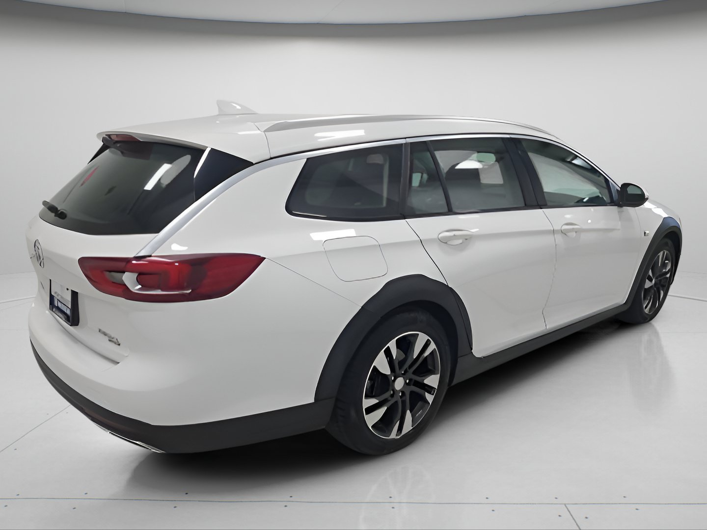 Used 2018 Buick Regal Preferred w/ Sights and Sounds Package AWD/4WD image 7