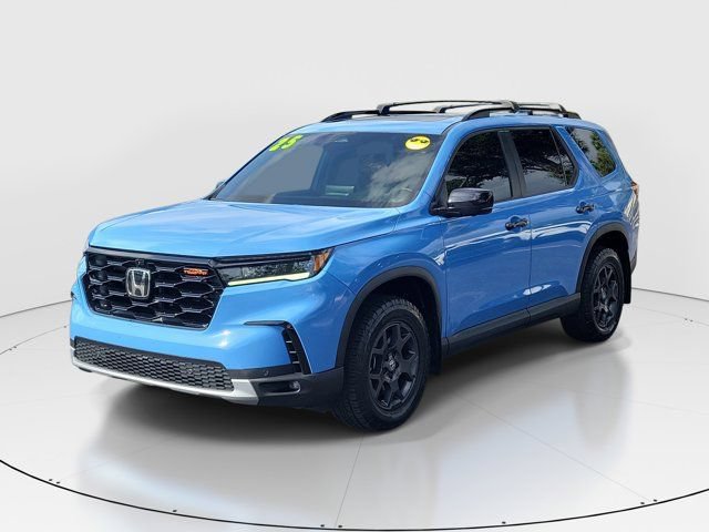 Certified 2025 Honda Pilot TrailSport image 30
