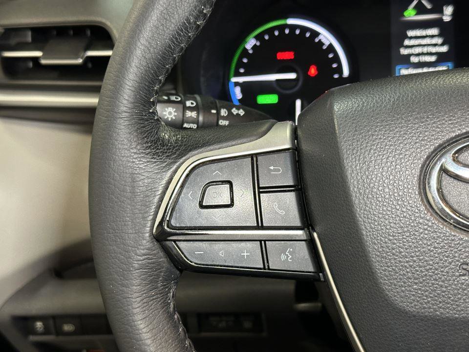 Certified 2021 Toyota Sienna XLE image 25
