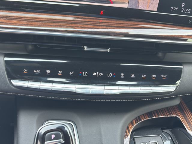 Used 2021 Cadillac Escalade ESV Premium Luxury image 29