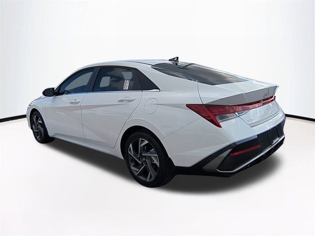 New 2026 Hyundai Elantra Limited image 7