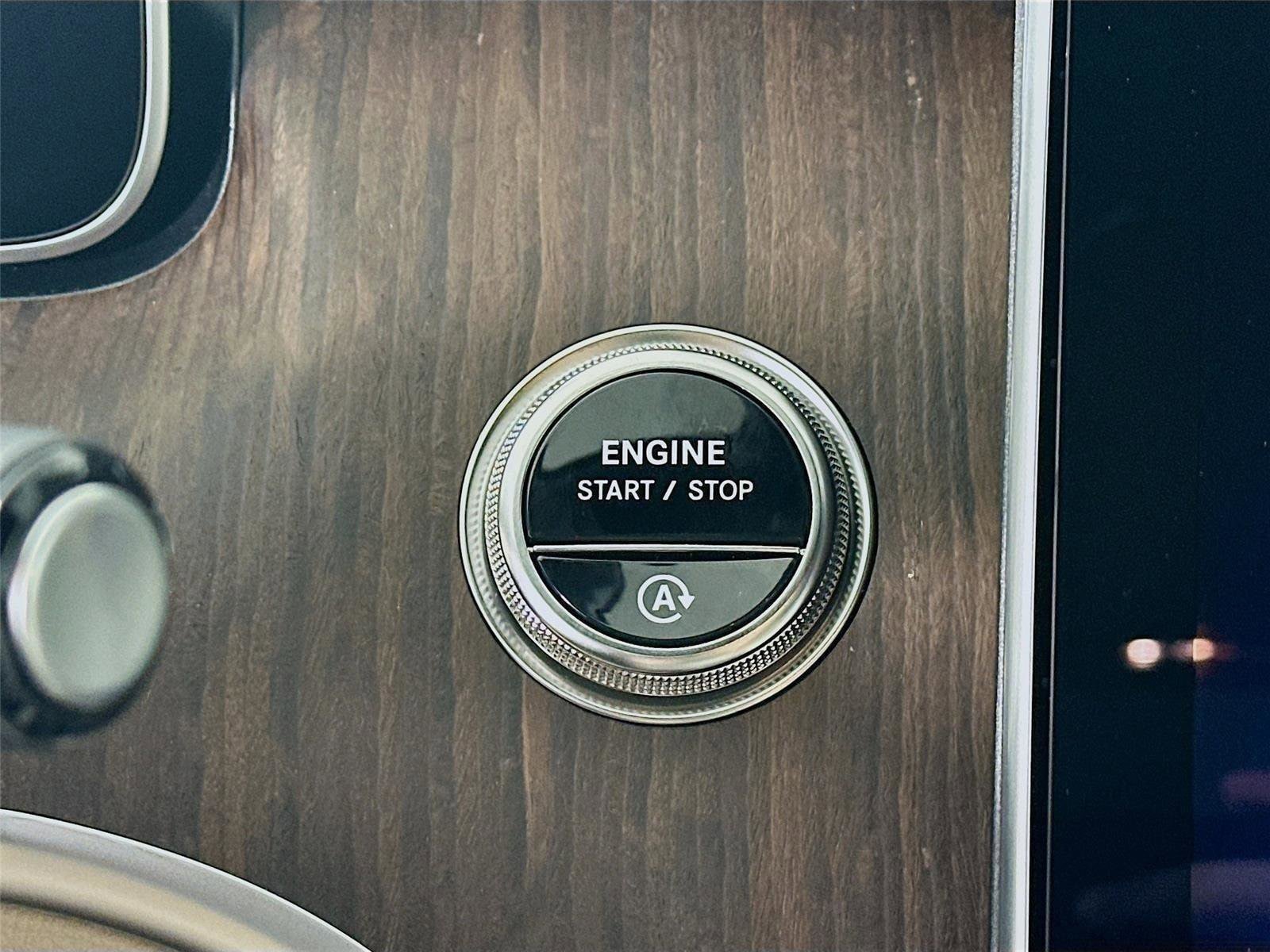 Certified 2026 Mercedes-Benz C 300 4MATIC Sedan image 16