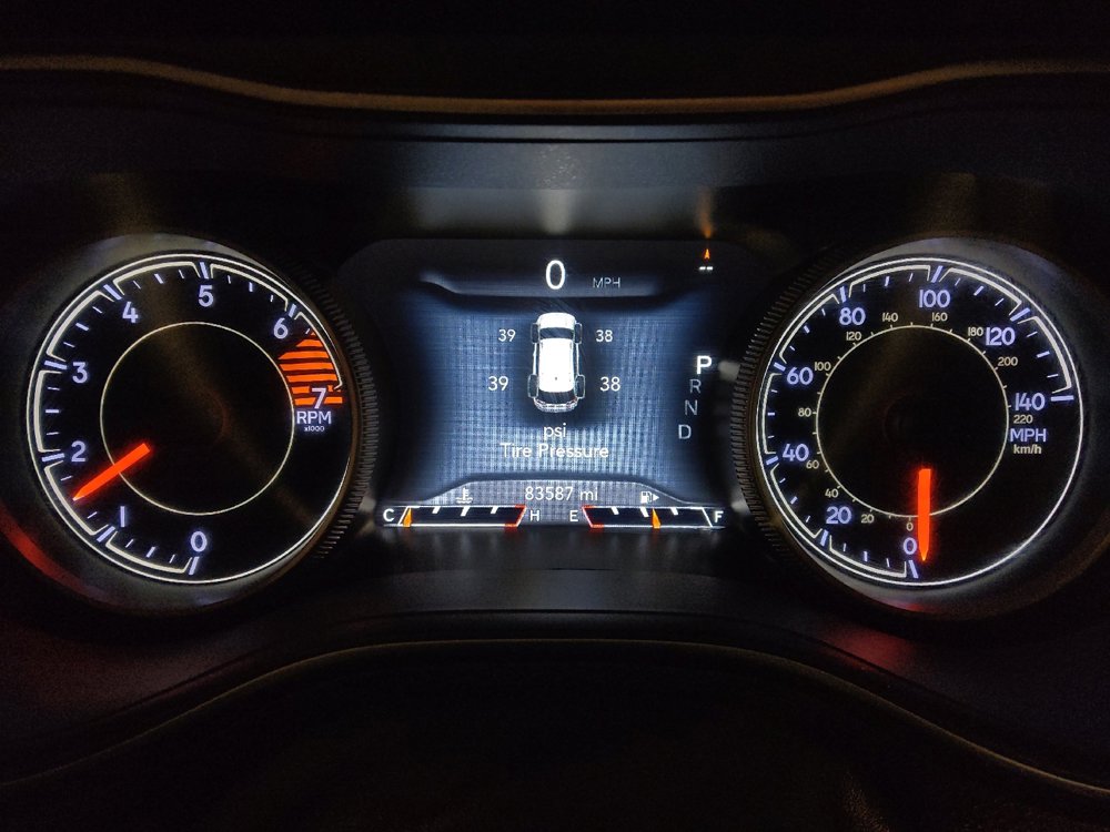 Used 2019 Jeep Cherokee Limited image 23