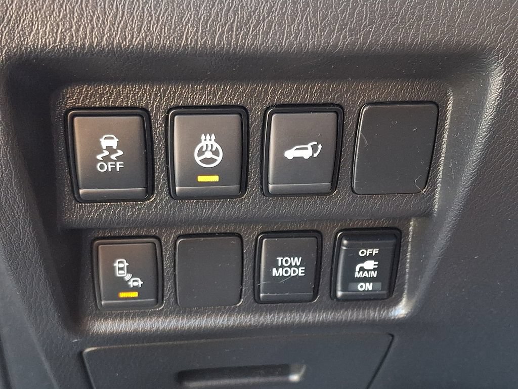 Used 2018 Nissan Pathfinder Platinum AWD/4WD image 30
