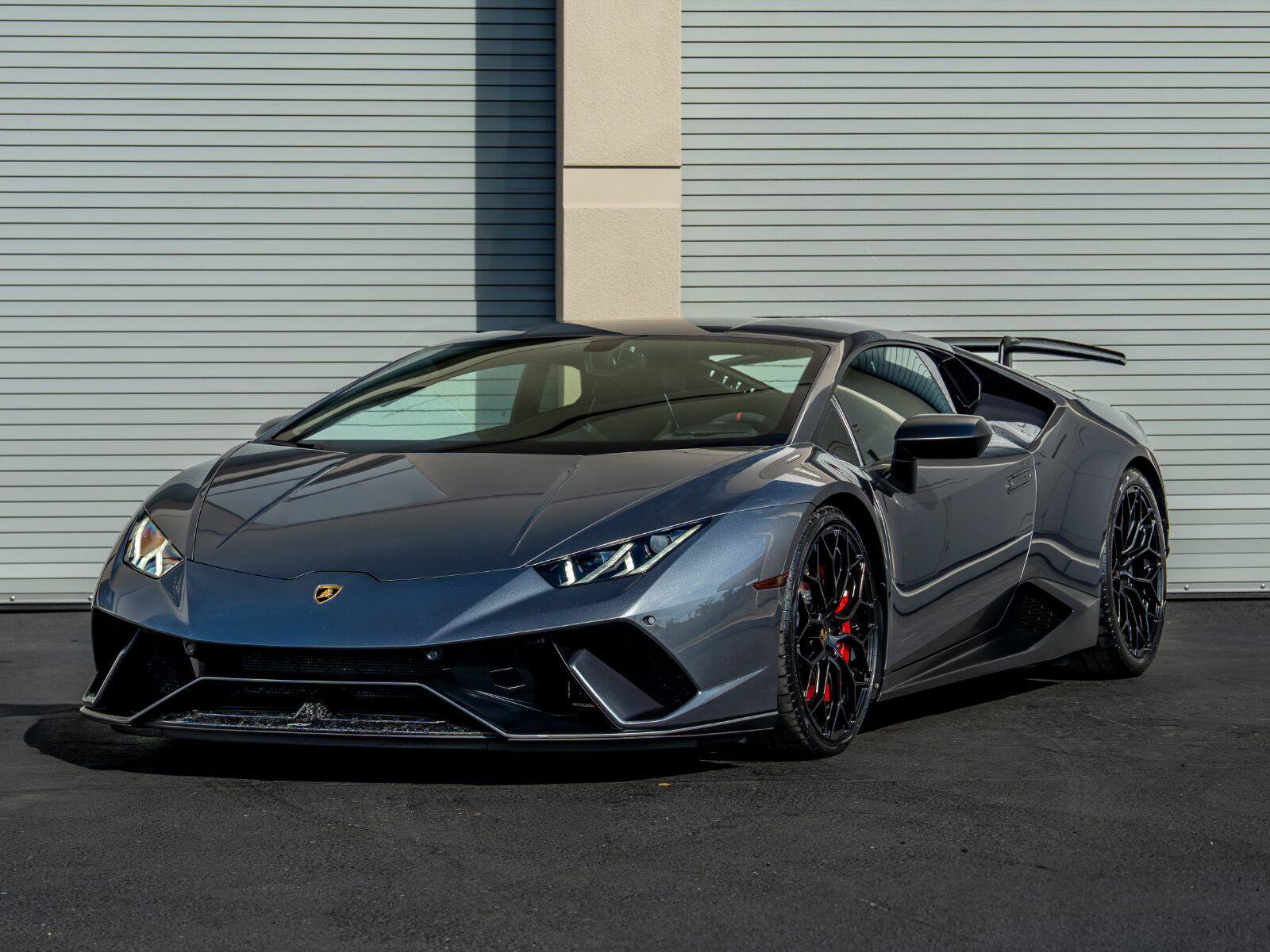 Used 2018 Lamborghini Huracan Performante AWD/4WD image 7