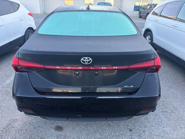 Used 2020 Toyota Avalon XLE w/ Moonroof Package FWD image 3