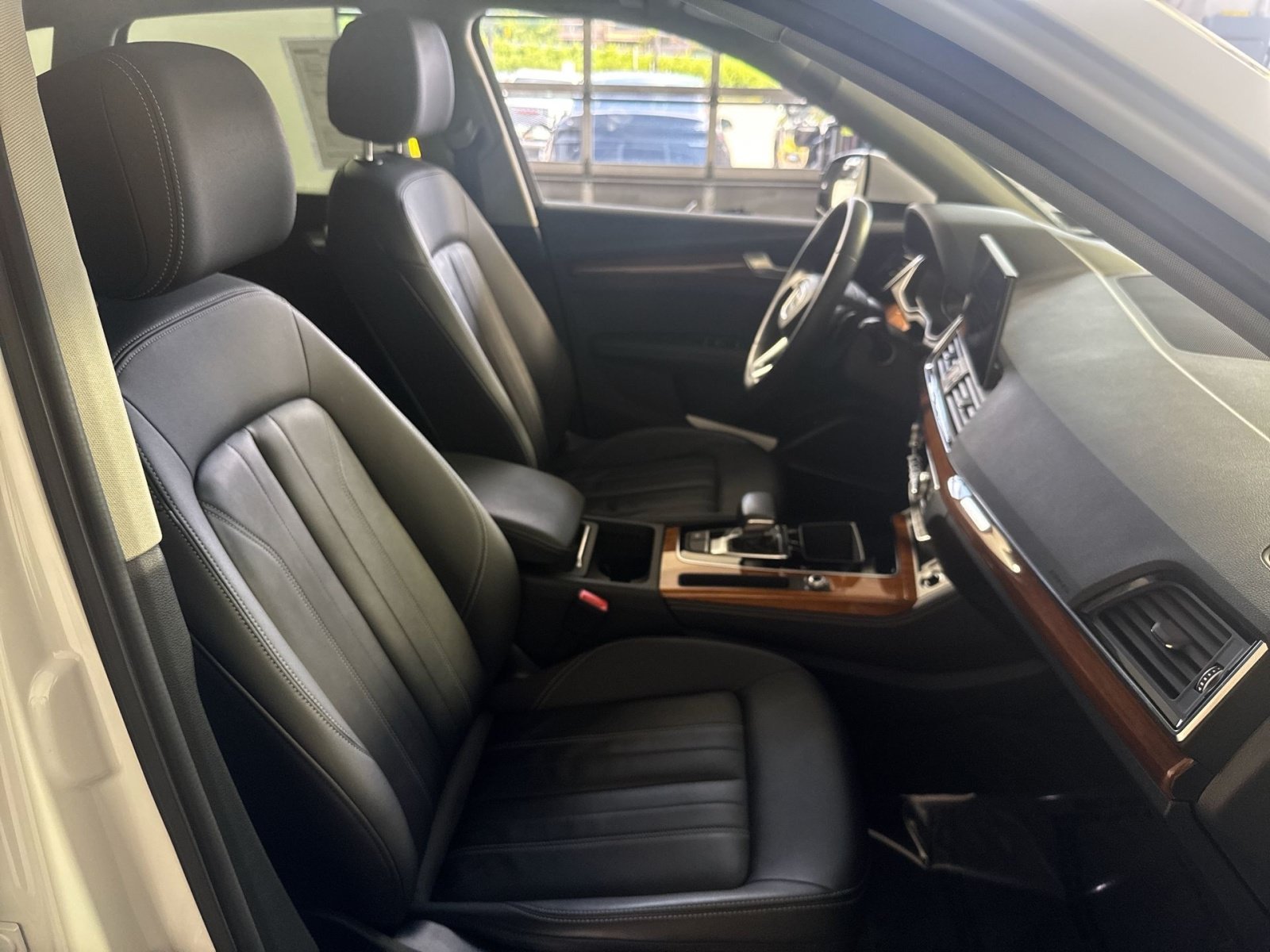 Used 2022 Audi Q5 2.0T Premium Plus w/ Premium Plus Package AWD/4WD image 26