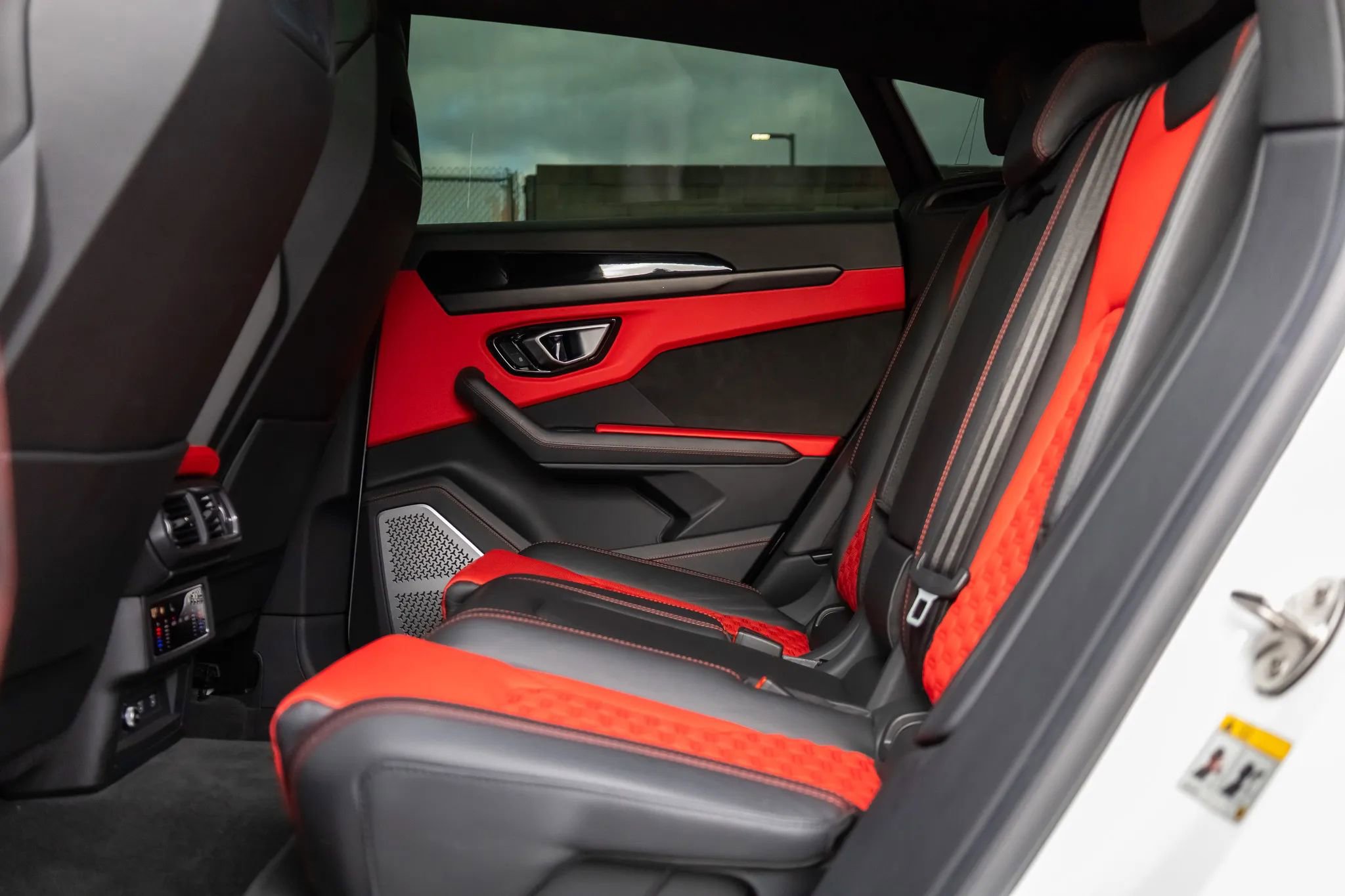 Used 2022 Lamborghini Urus image 53