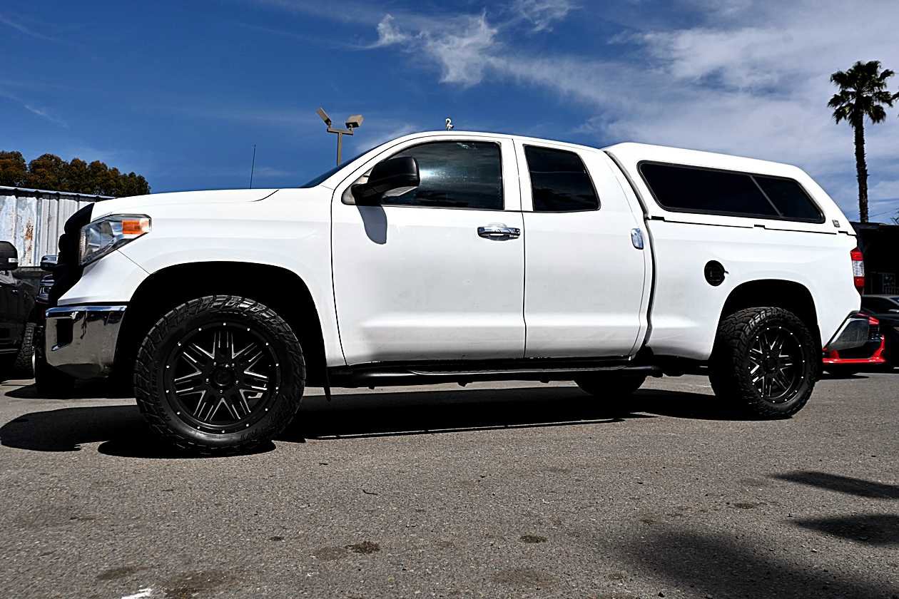 Used 2016 Toyota Tundra SR w/ Tow Package image 4