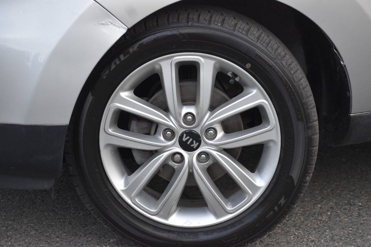 Used 2018 Kia Soul + FWD image 36