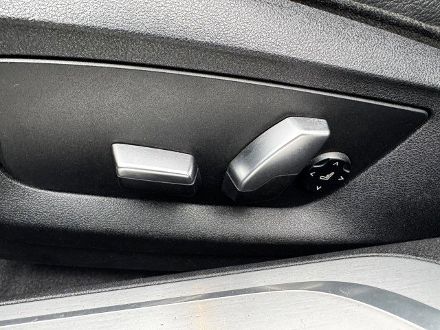 Used 2017 BMW 740i RWD image 14