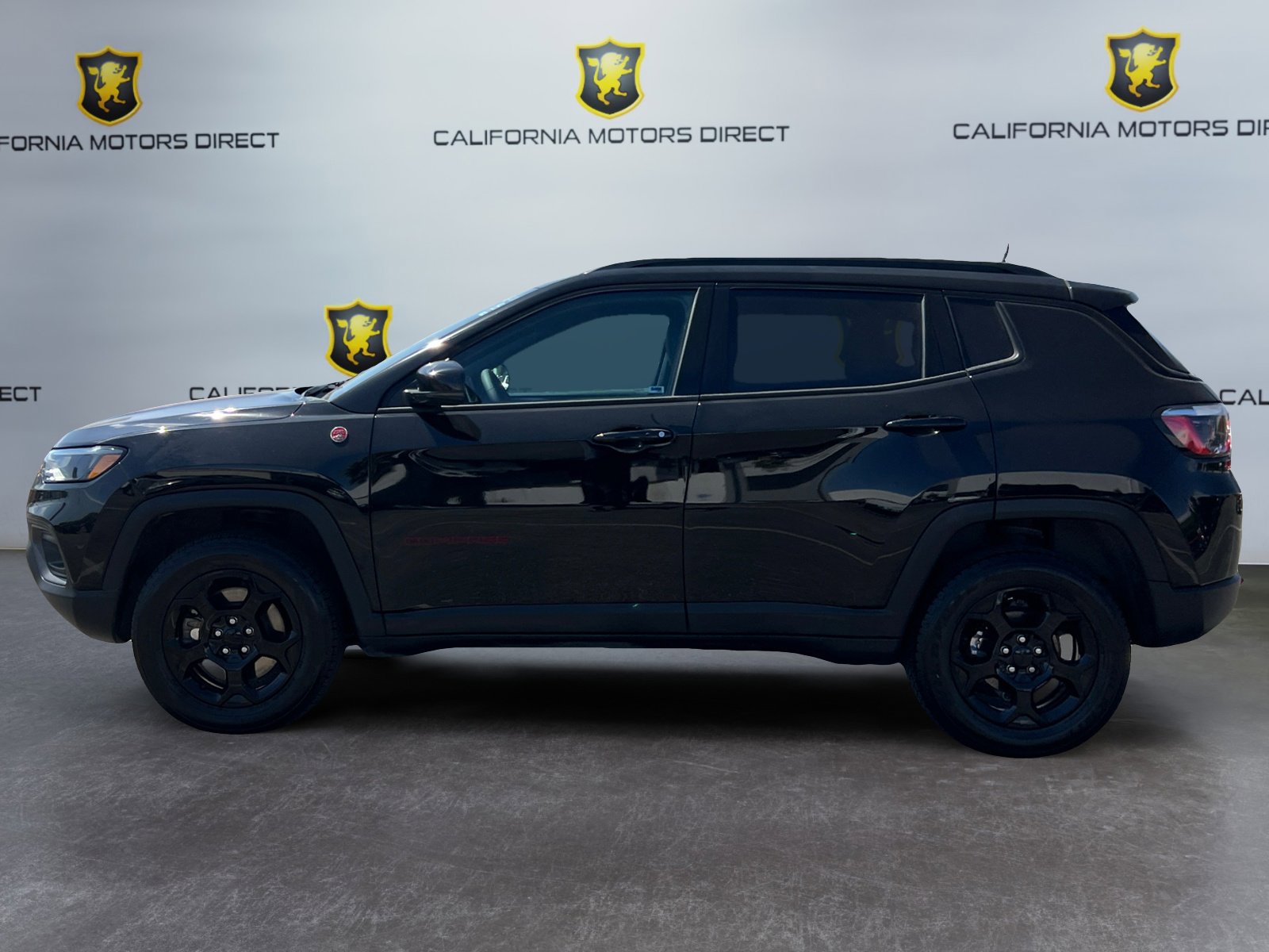 Used 2023 Jeep Compass Trailhawk image 2