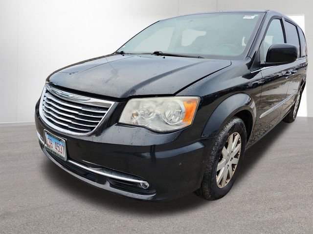 Used 2013 Chrysler Town & Country Touring image 29