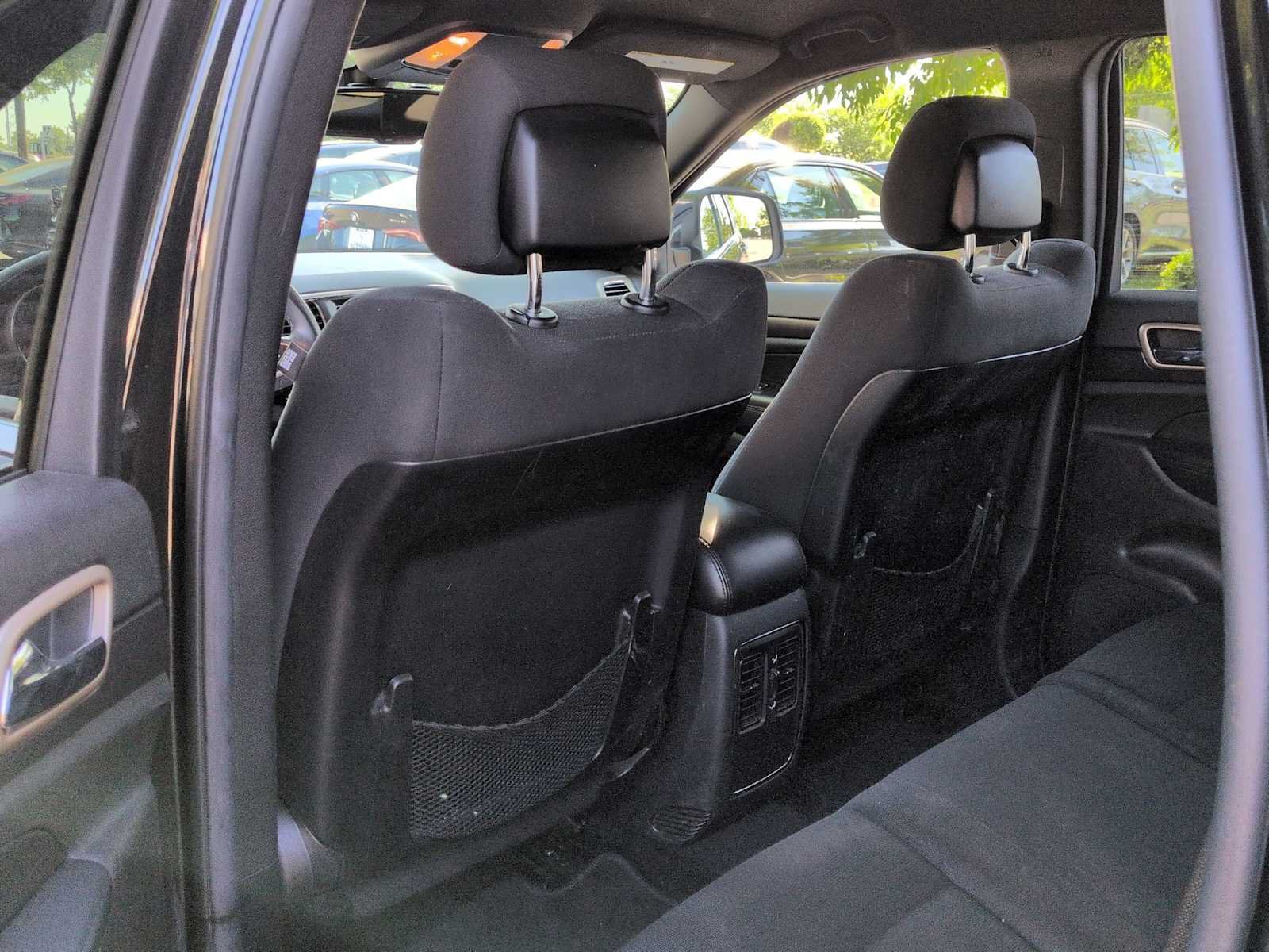 Used 2014 Jeep Grand Cherokee Laredo w/ 18" Wheel & 8.4" Radio Group RWD image 19