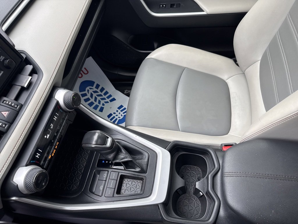 Used 2019 Toyota RAV4 XLE Premium image 33