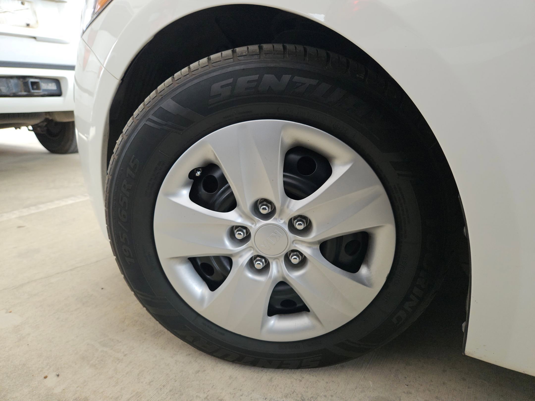 Used 2016 Kia Forte LX image 9