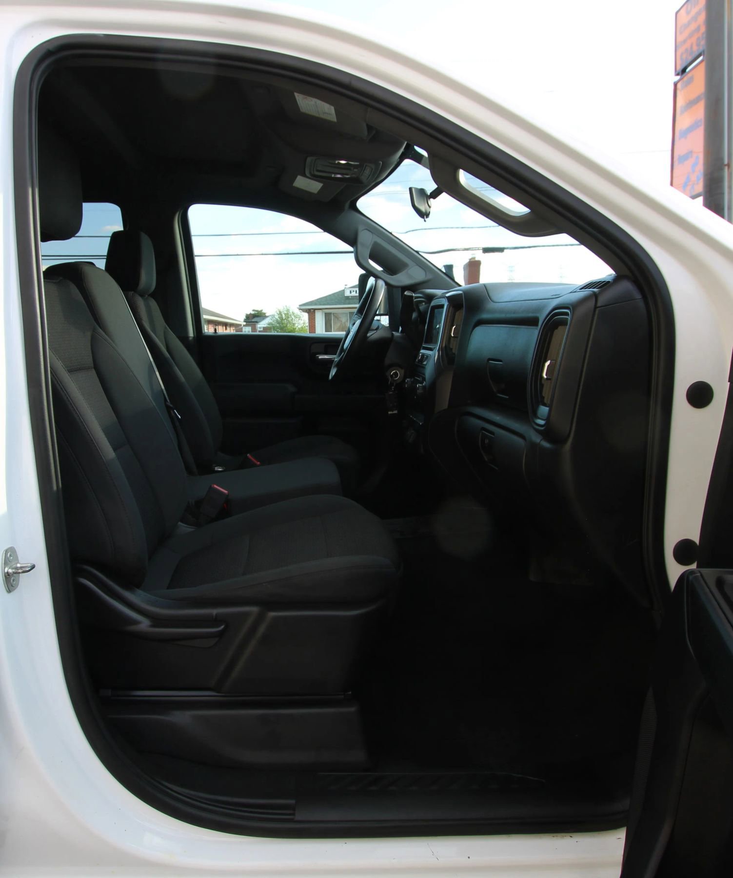 Used 2020 Chevrolet Silverado 2500 Custom w/ Custom Value Package image 10