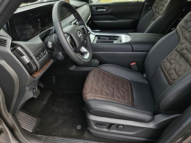 New 2025 Nissan Armada Platinum image 10