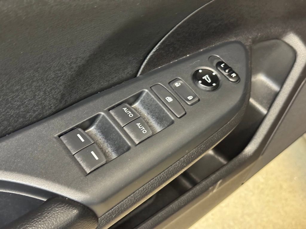 Used 2018 Honda Civic EX-L image 9