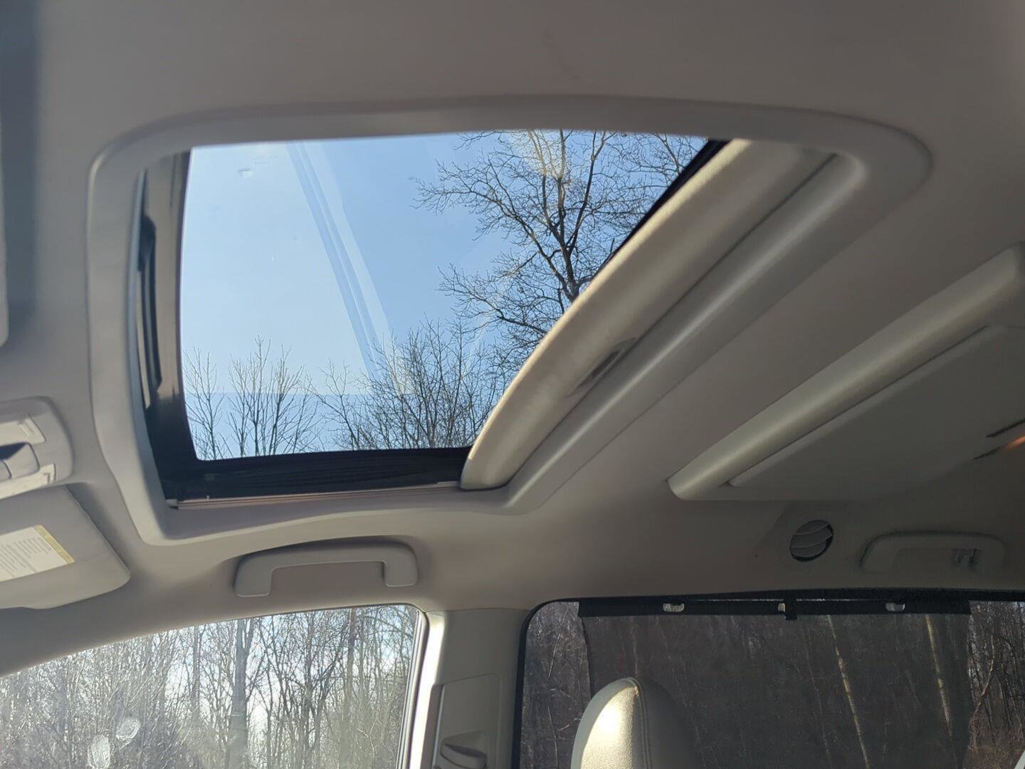 Used 2016 Toyota Sienna XLE Premium w/ Outdoor Package image 19