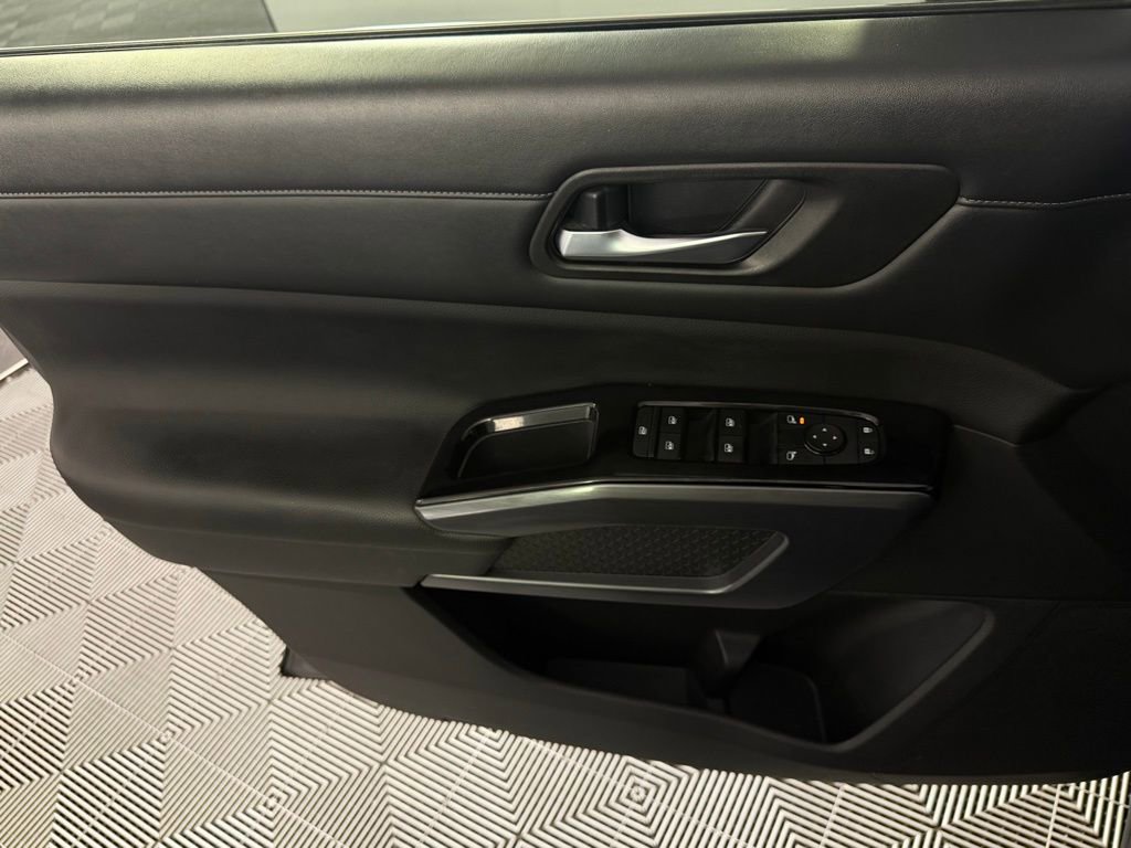 Used 2023 Nissan Pathfinder SL image 24