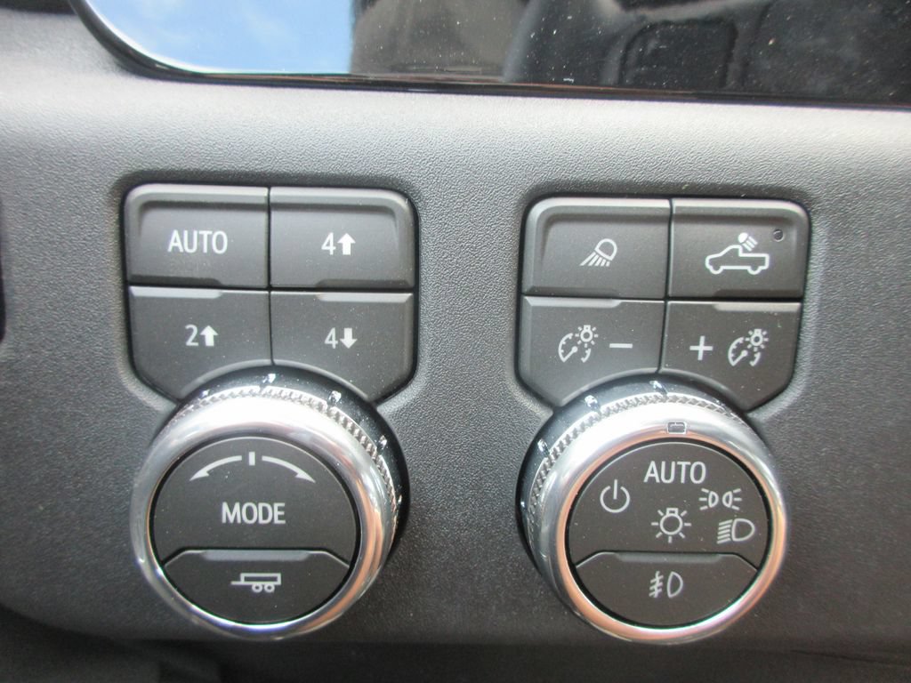 New 2026 GMC Sierra 2500 SLE w/ SLE Value Package; AWD/4WD image 17