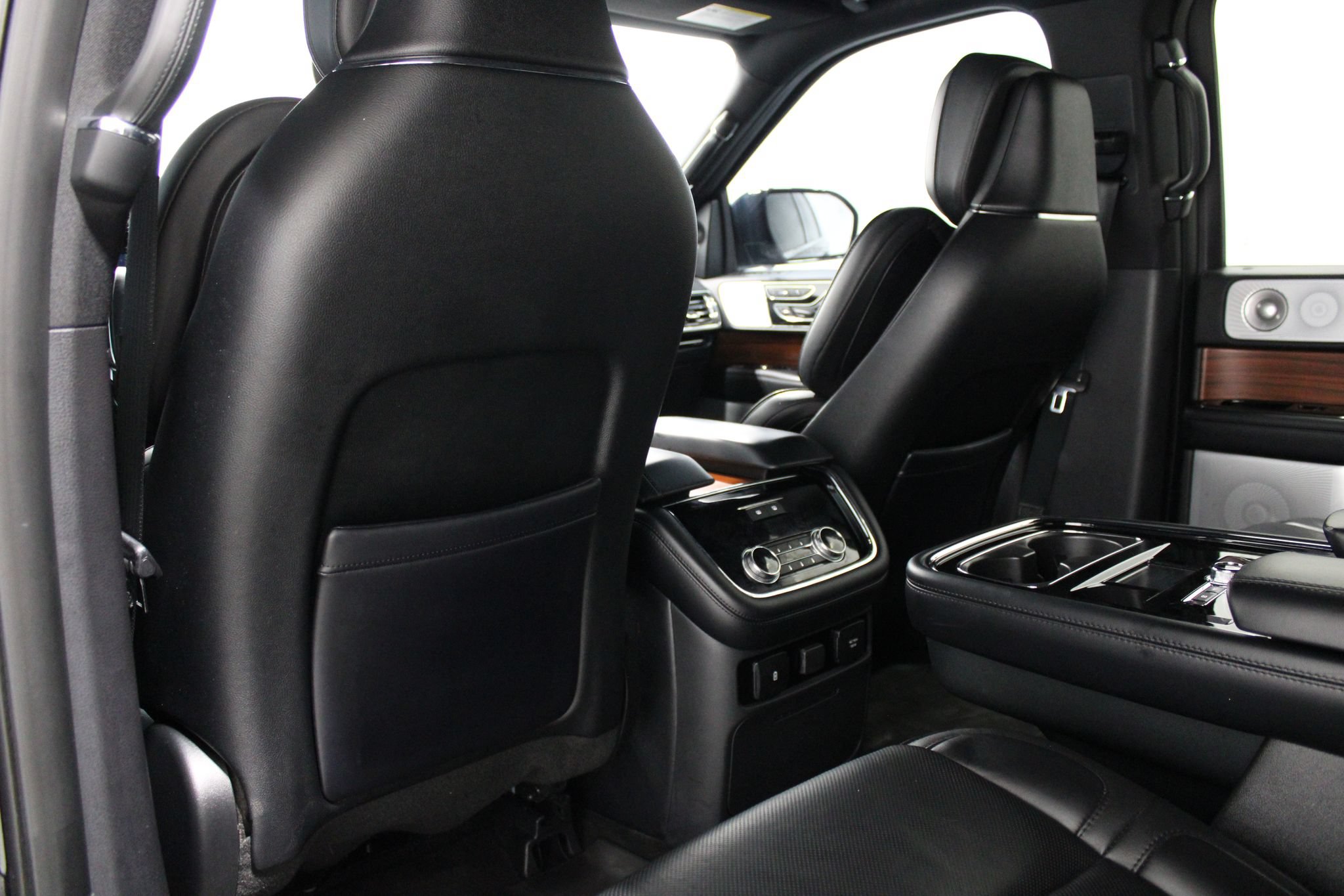Used 2019 Lincoln Navigator Reserve AWD/4WD image 16