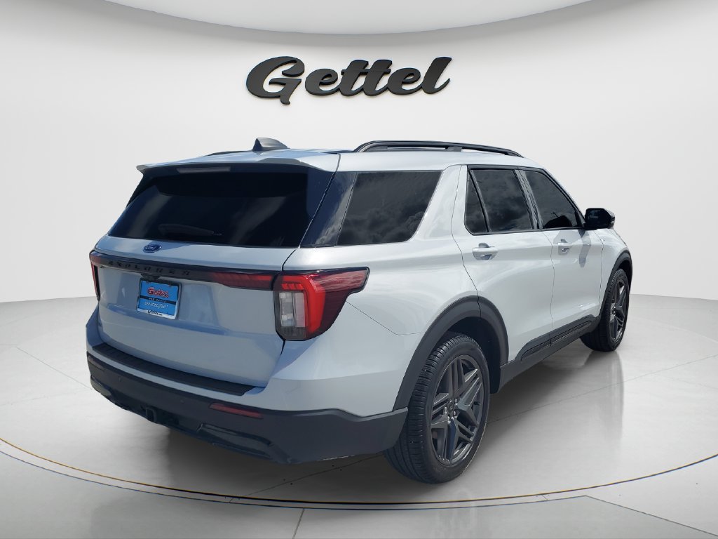Used 2026 Ford Explorer ST-Line w/ ST-Line Street Pack RWD image 5