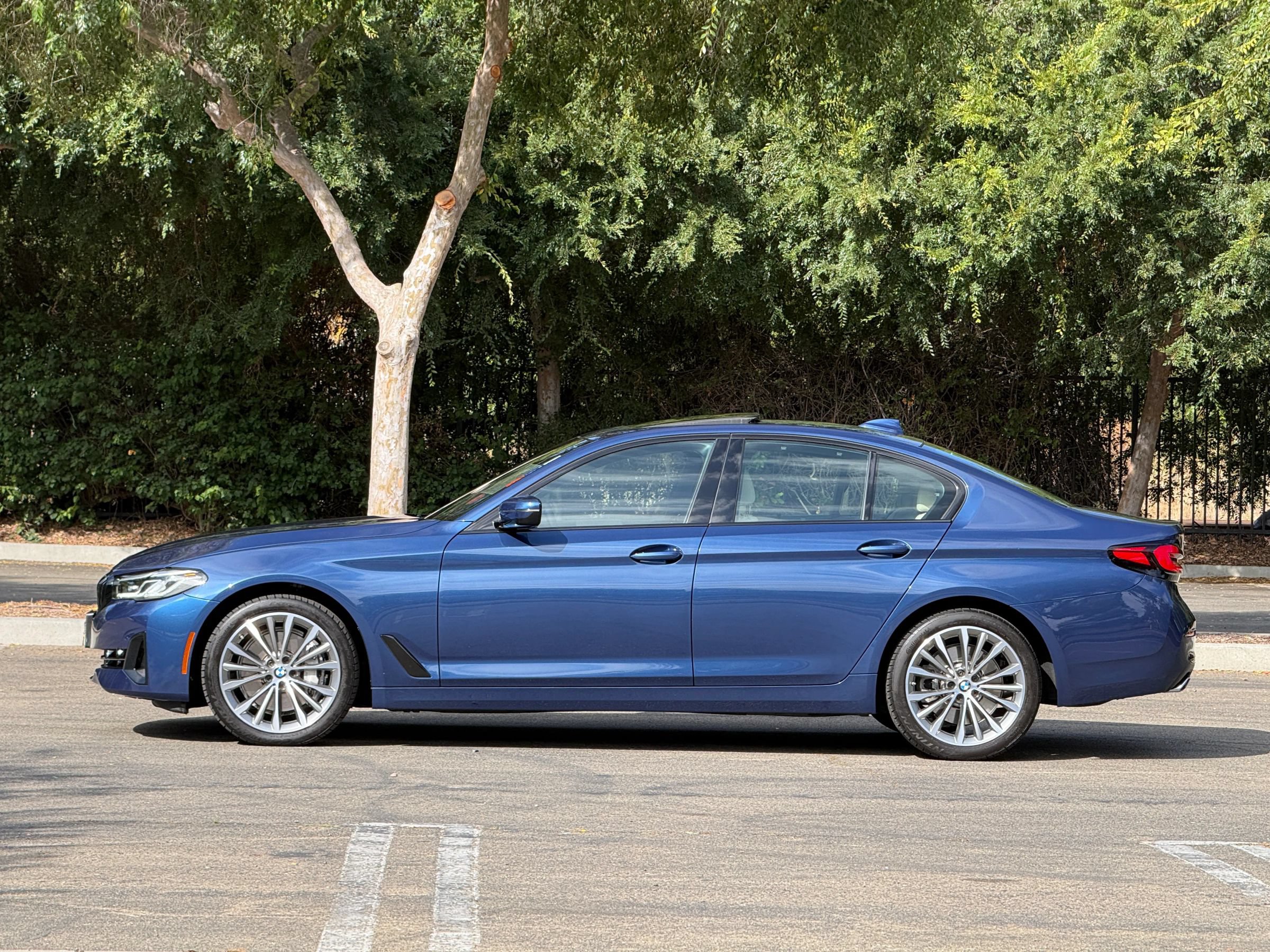 Used 2023 BMW 540i xDrive w/ Executive Package AWD/4WD image 2