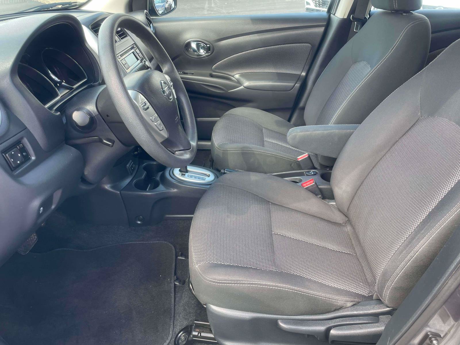 Used 2017 Nissan Versa SV FWD image 5