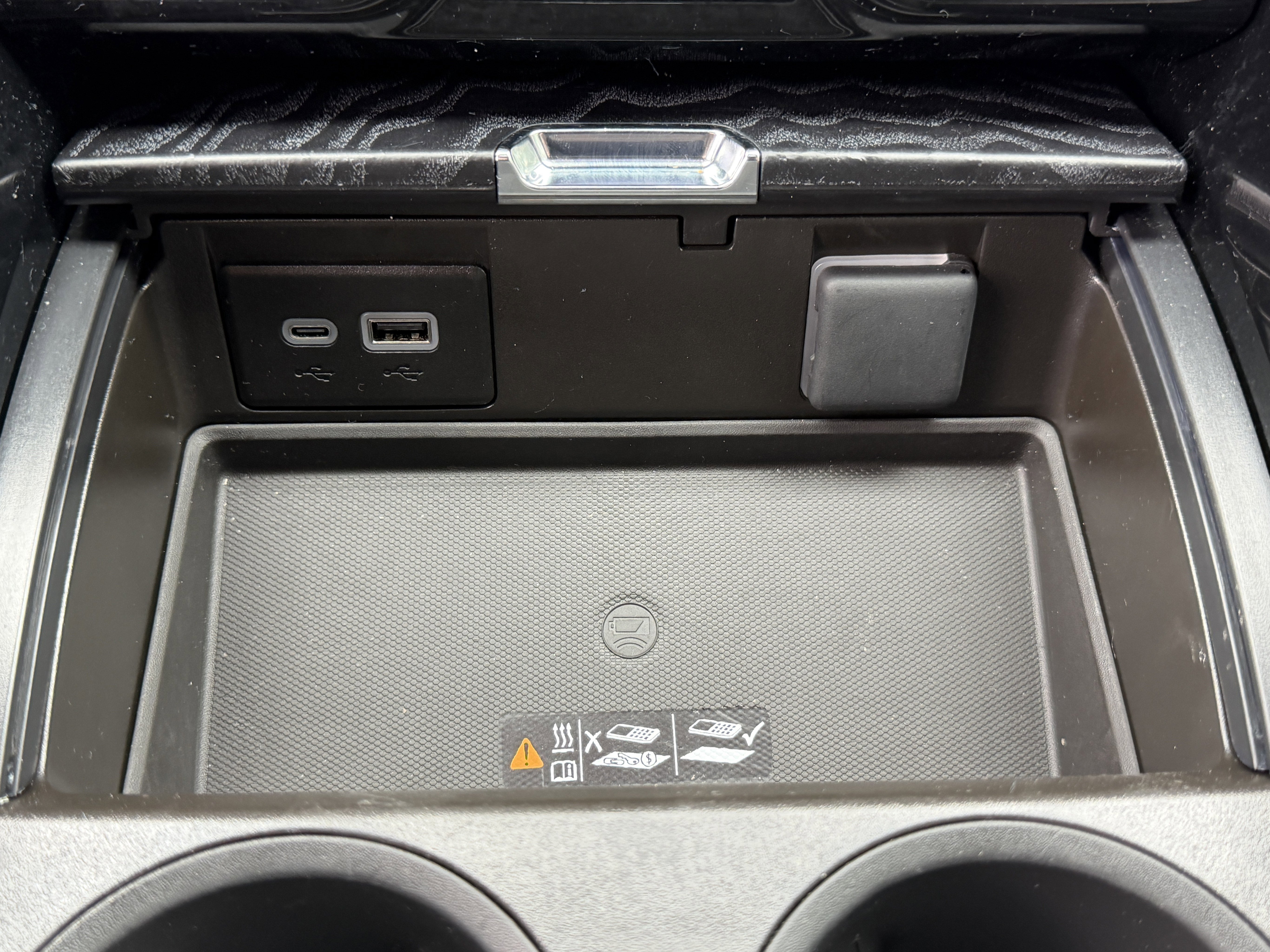 Used 2024 GMC Yukon XL Denali w/ Advanced Technology Package AWD/4WD image 27