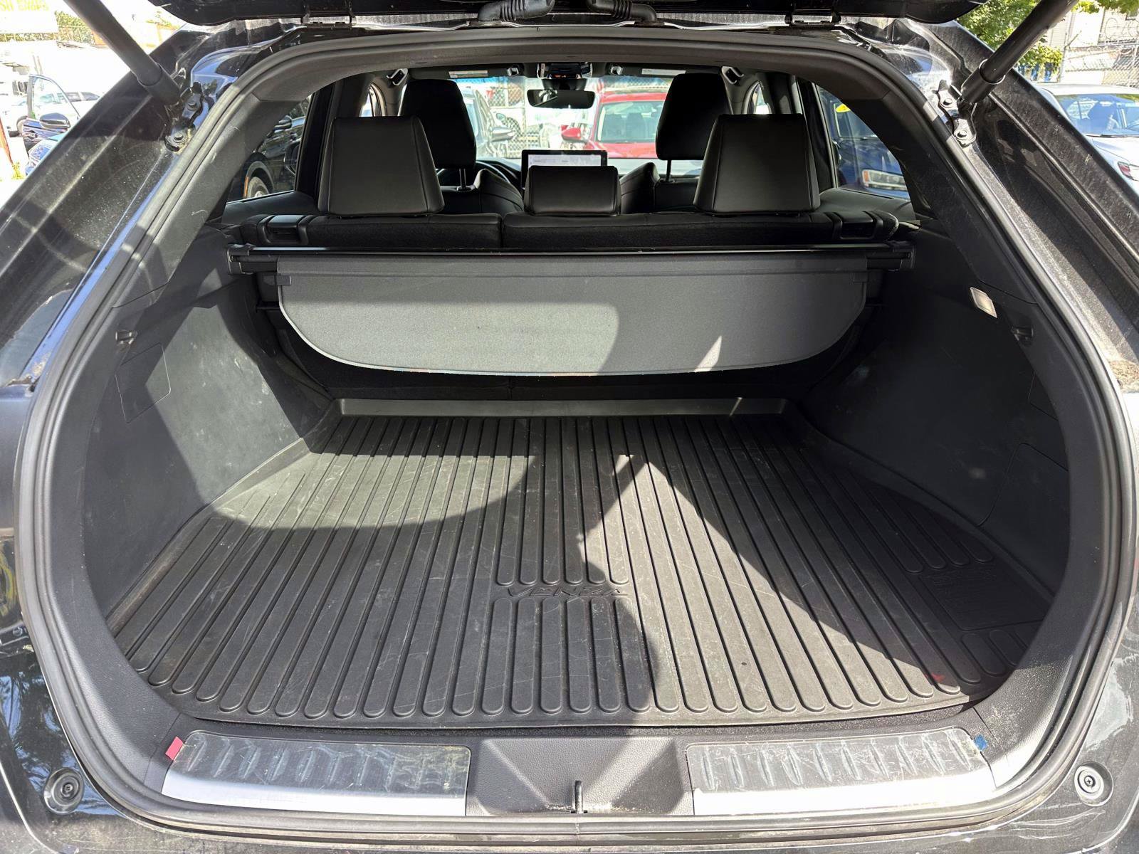 Used 2024 Toyota Venza Nightshade AWD/4WD image 12